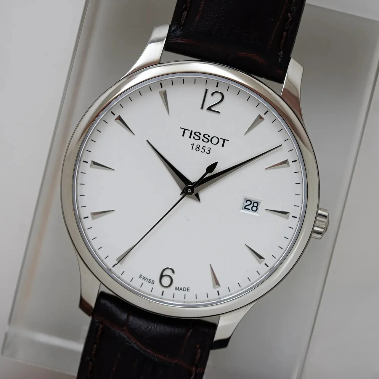 Tissot Tissot T063610A 42 mm kol saati