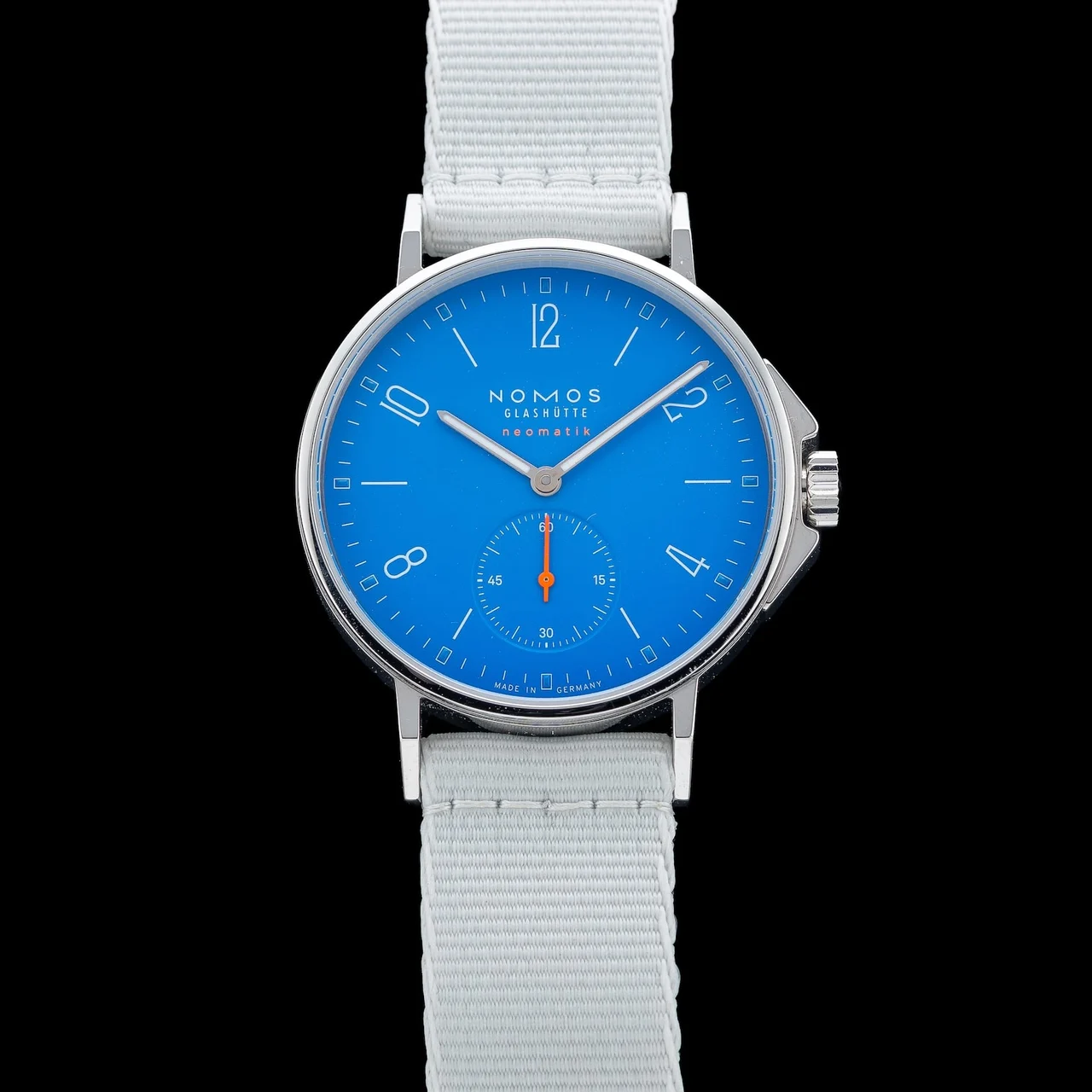NOMOS Glashütte Ahoi Neomatik Siren Blue 562 210009N39534 36 mm kol saati