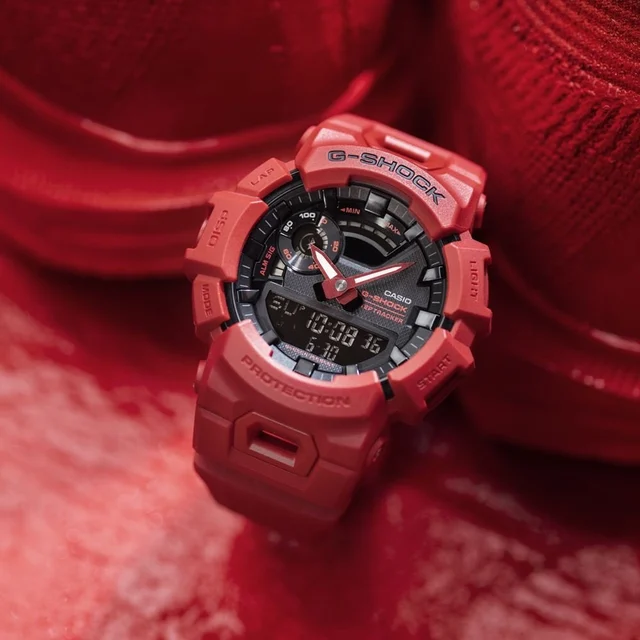 Casio G-shock G-squad GBA-900RD-4ADR kol saati
