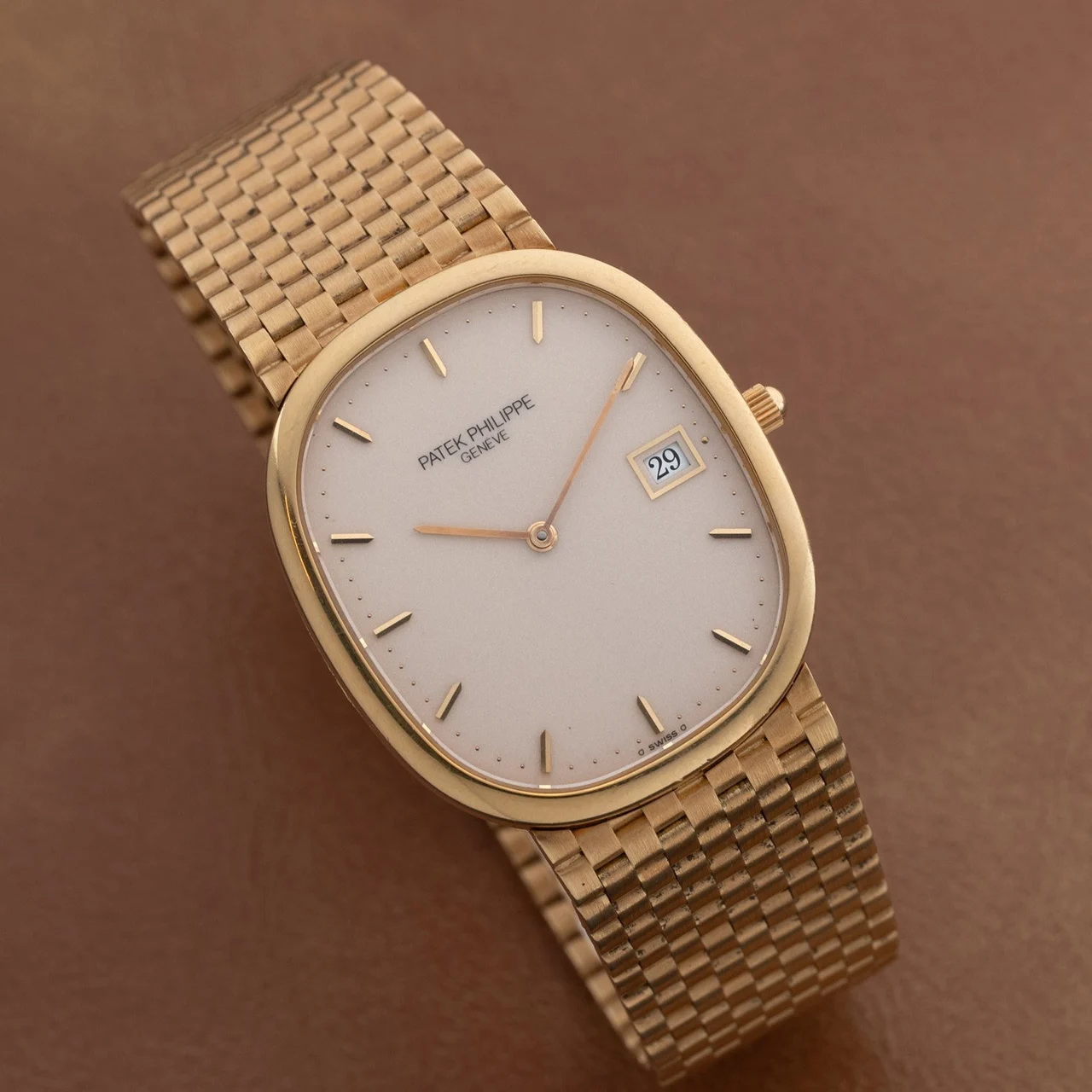 Patek Philippe Golden Ellipse 40930439 36 mm kol saati
