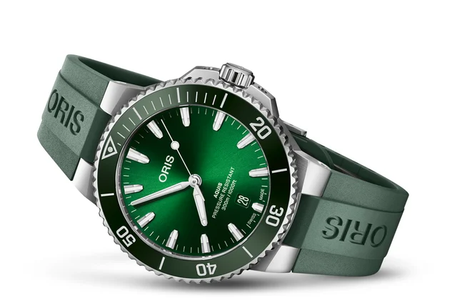 Oris Aquis Date 01 733 7787 4157-07 4 22 37FC kol saati