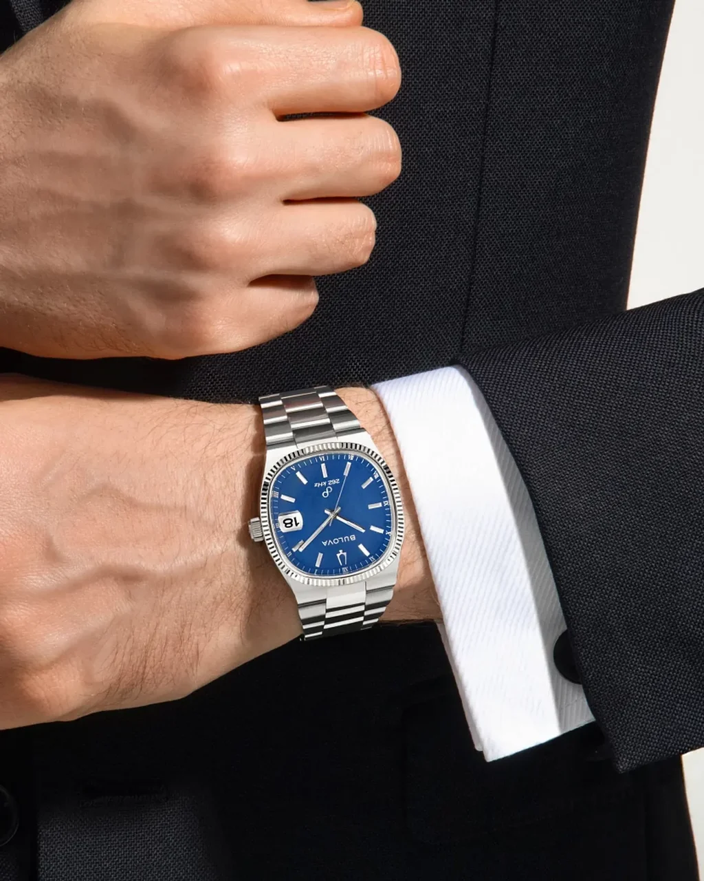 Bulova Super Seville 96B440 37.5 mm kol saati