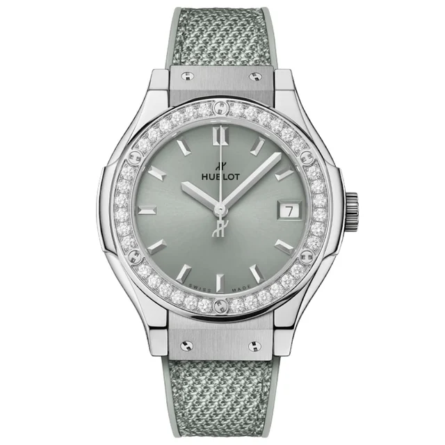 Hublot Classic Fusion Titanium Sage Green Diamonds 33mm 581.NX.891G.NR.1104 kol saati