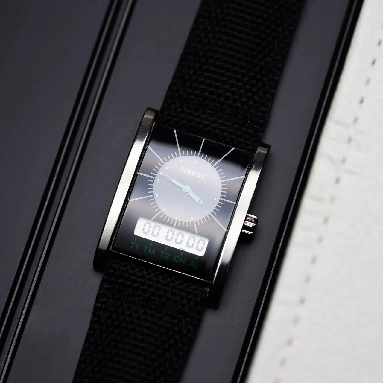 Tissot Two Timer D377 28 mm kol saati