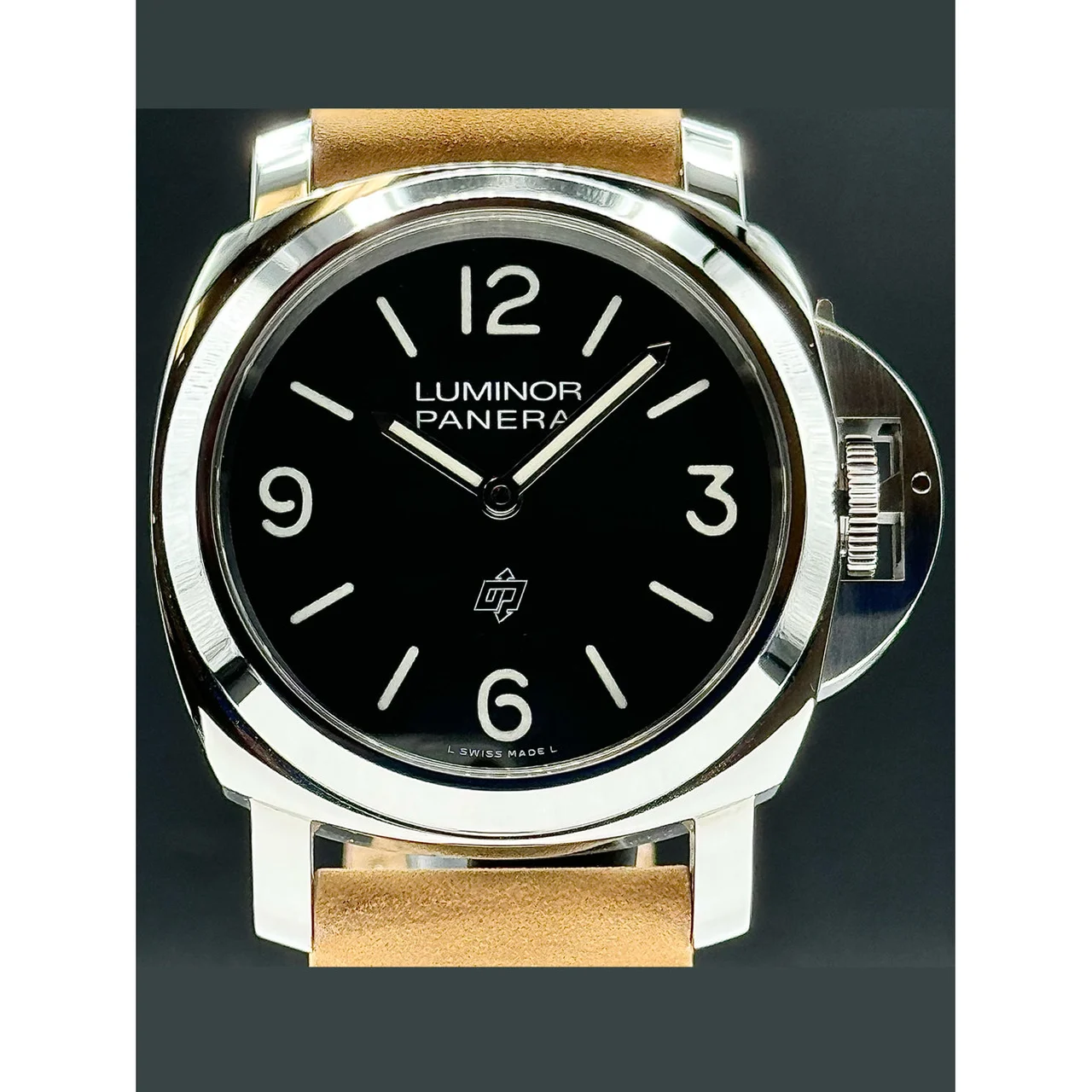 Panerai Luminor Base Logo 210000077590 44 mm kol saati
