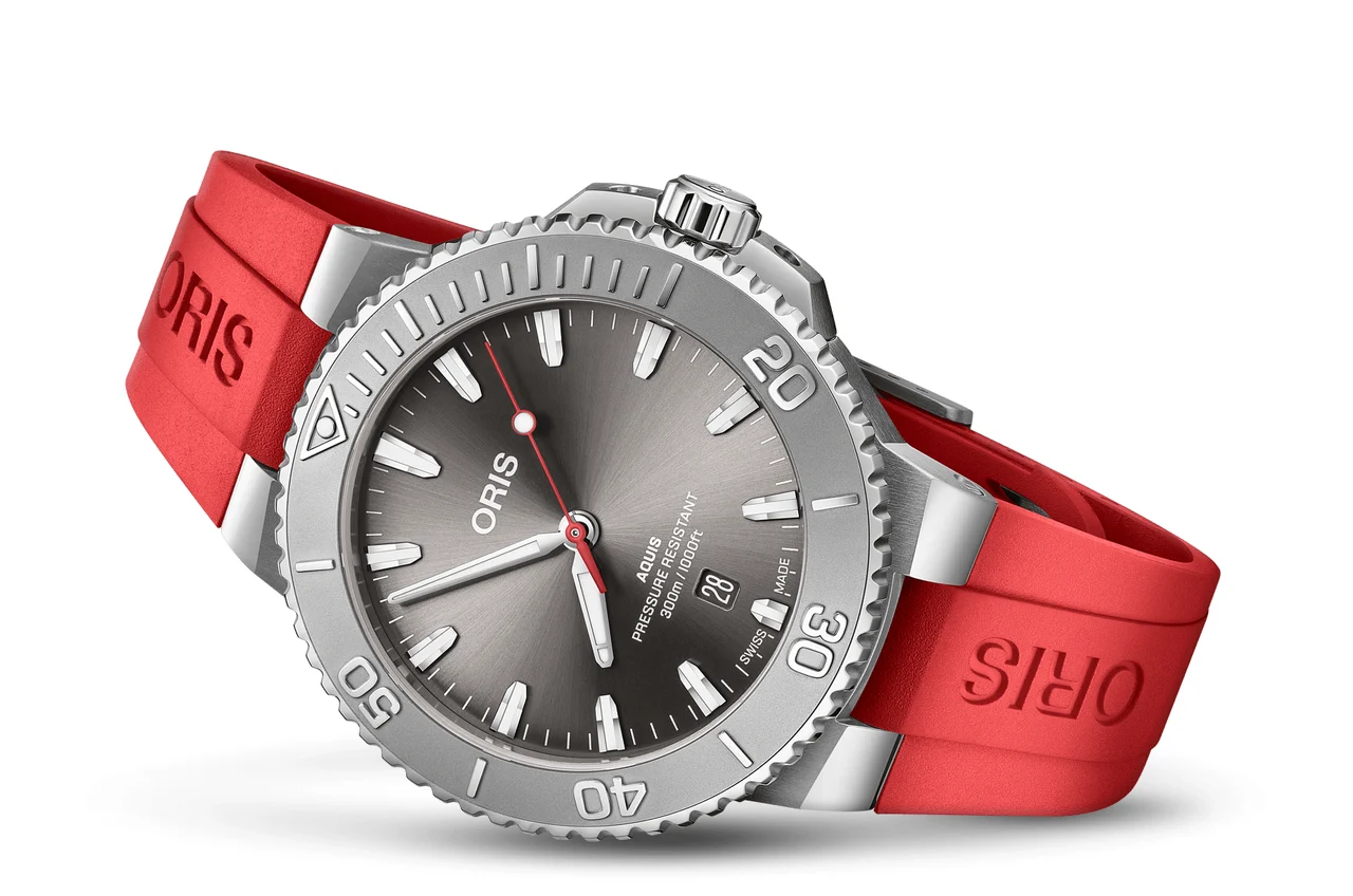 Oris Aquis Date Relief 01 733 7789 4153-07 4 23 36FC 43.5 mm kol saati