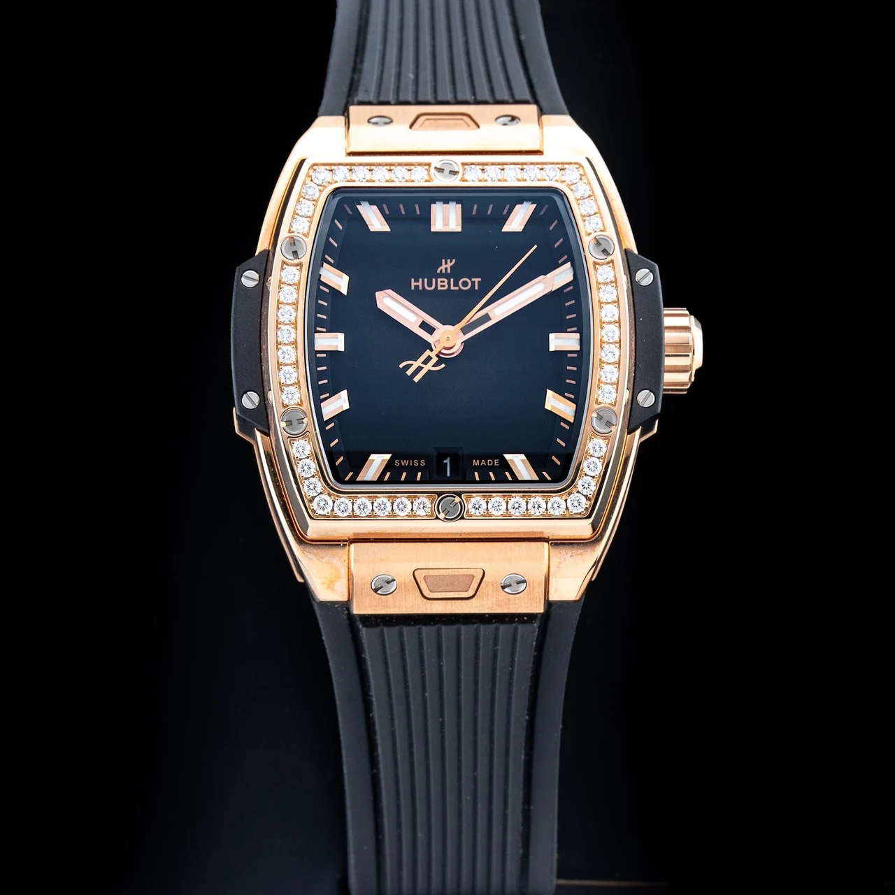 Hublot Spirit Of Big Bang King Gold Diamonds 210009N35085 39 mm kol saati