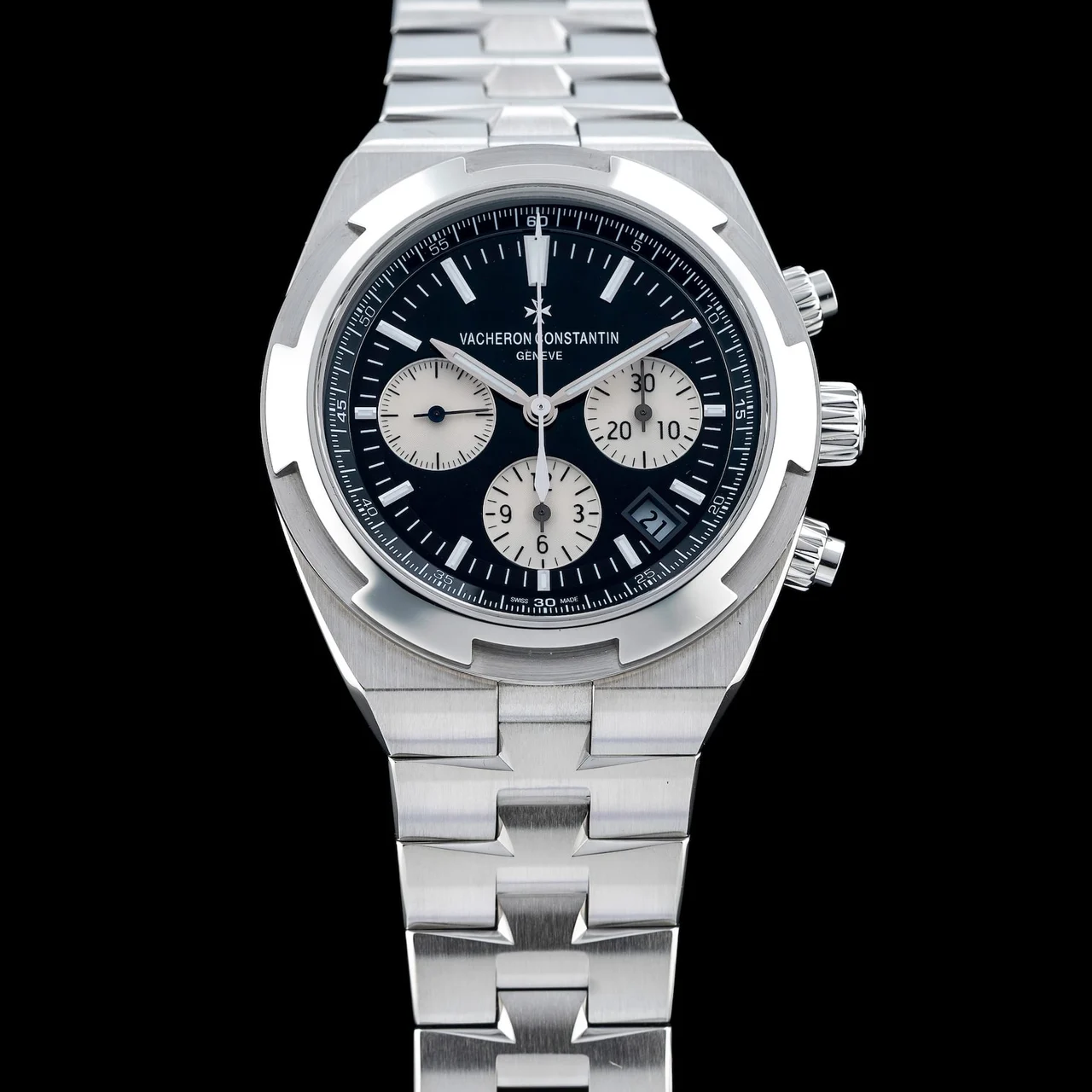 Vacheron Constantin Overseas Chronograph Reverse Panda 5500V/110A-B481 210009N37443 42.5 mm kol saati