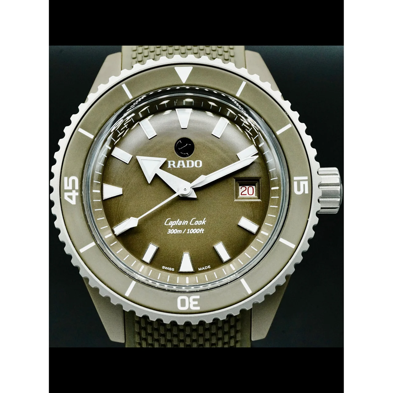 Rado Captain Cook R32130318 High-Tech Ceramic Diver 210000040977 43 mm kol saati
