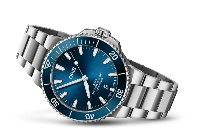 Oris Aquis Date 01 733 7787 4135-07 8 22 04PEB kol saati
