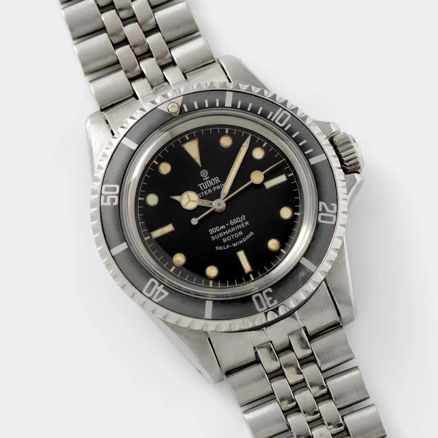 Tudor Submariner W-987 kol saati