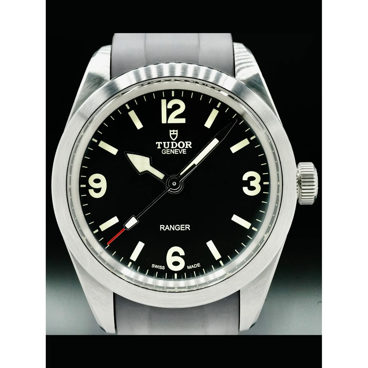 Tudor Ranger on Bracelet 210000040171 39 mm kol saati