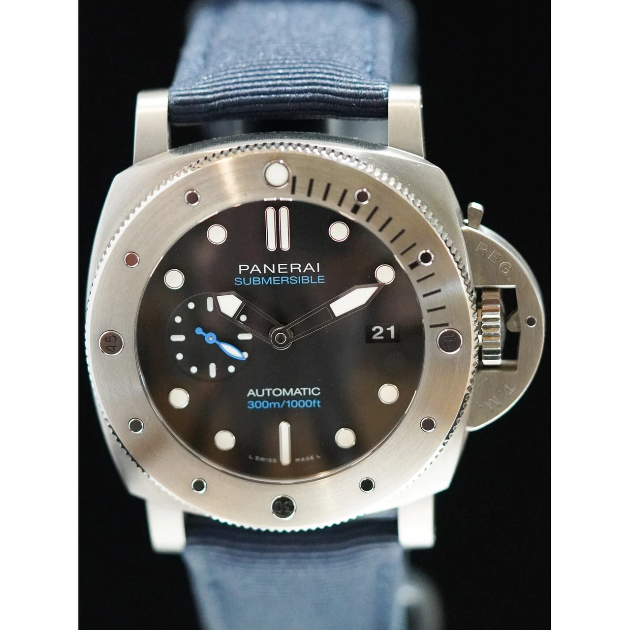 Panerai Submersible 210009N32347 47 mm kol saati