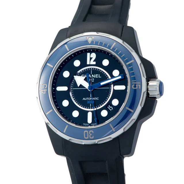 Chanel J12 kol saati