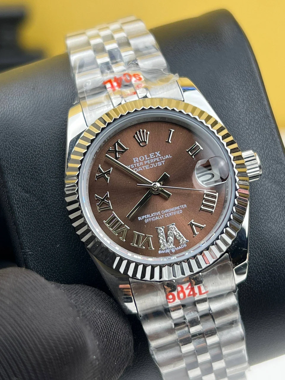 Rolex Date Just Brown Roman Diamond Dial 31mm – Automatic 31 mm kol saati