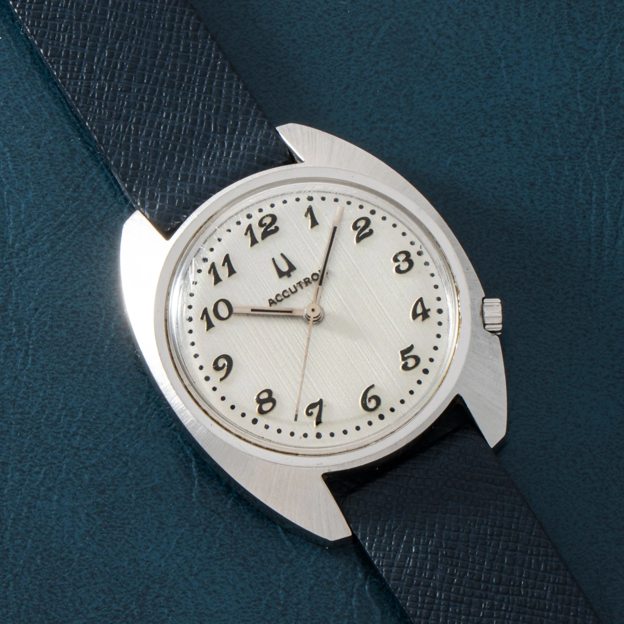 Bulova Accutron 40992737 37 mm kol saati