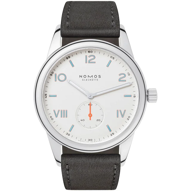 NOMOS Glashütte Club Campus 38 737 kol saati