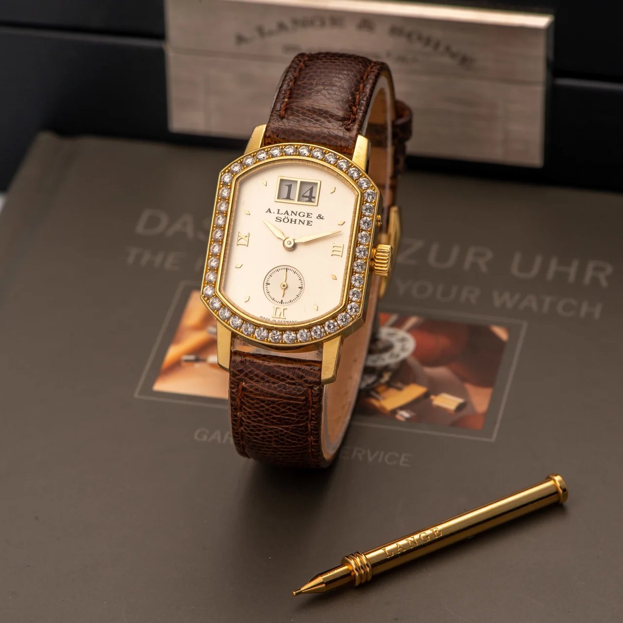 A. Lange & Sohne LANGE & SOHNE, REF. 801.021, ARKADE, DIAMOND BEZEL, YELLOW GOLD kol saati