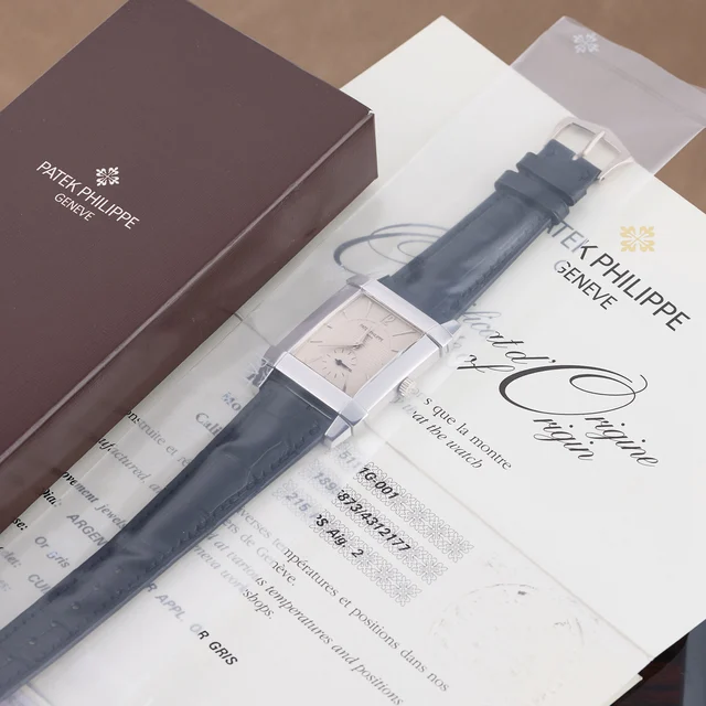 Patek Philippe PATEK PHILIPPE, REF. 5111G-001, GONDOLO, SINGLE-SEALED, 18K WHITE GOLD kol