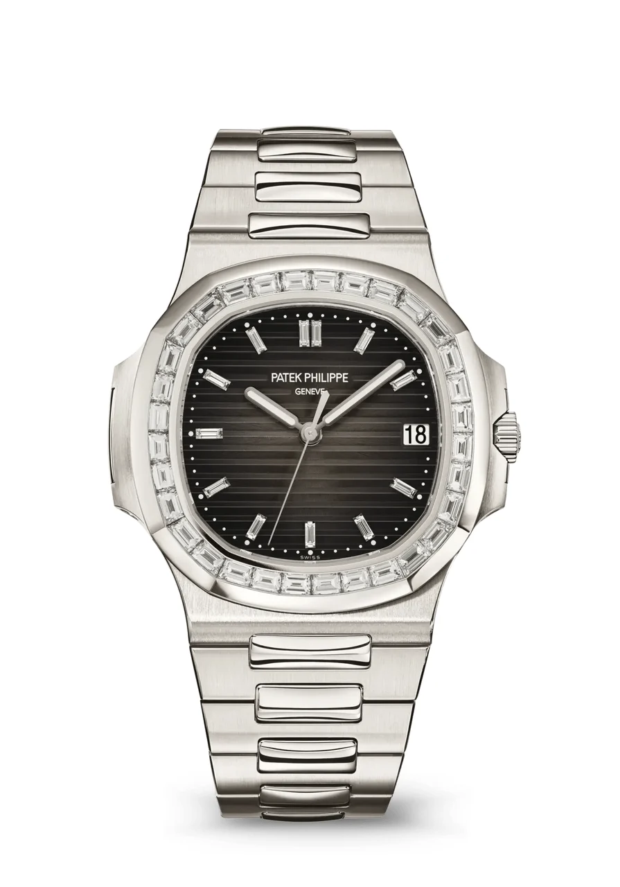 Patek Philippe Nautilus 5711 5711/110P-001 40 mm kol saati
