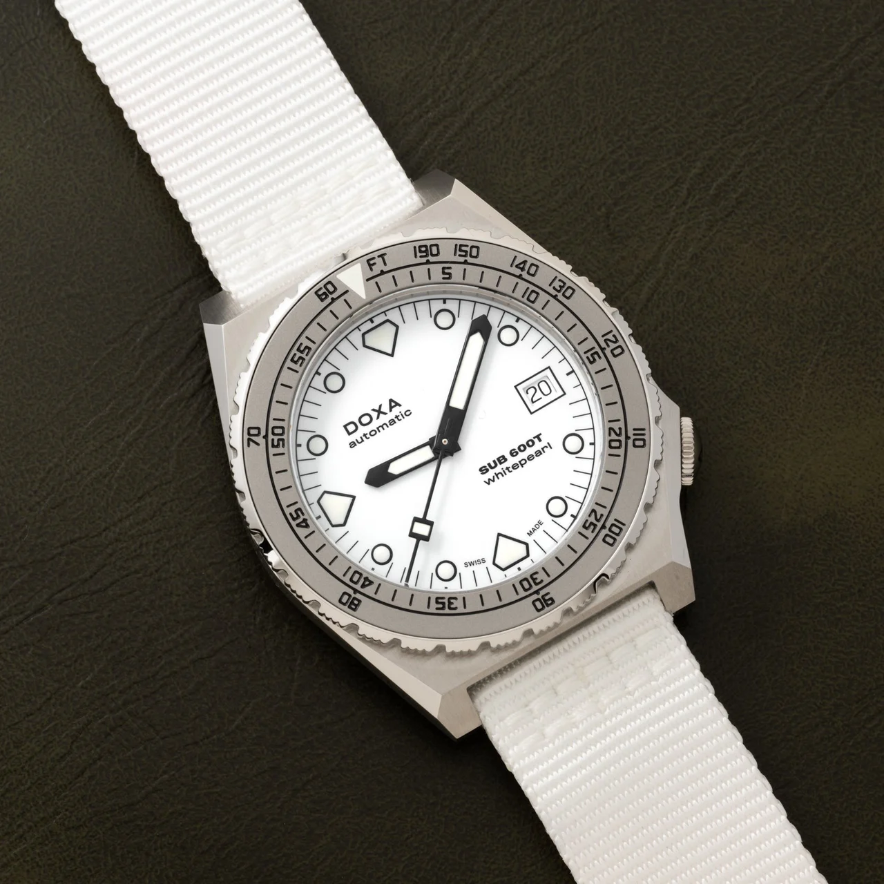 Doxa Sub 600T 40992211 40 mm kol saati