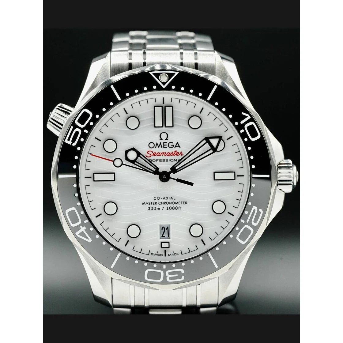 OMEGA Seamaster 210.30.42.20.04.001 Diver 300m Master Chronometer white dial 210000049740 42 mm kol saati