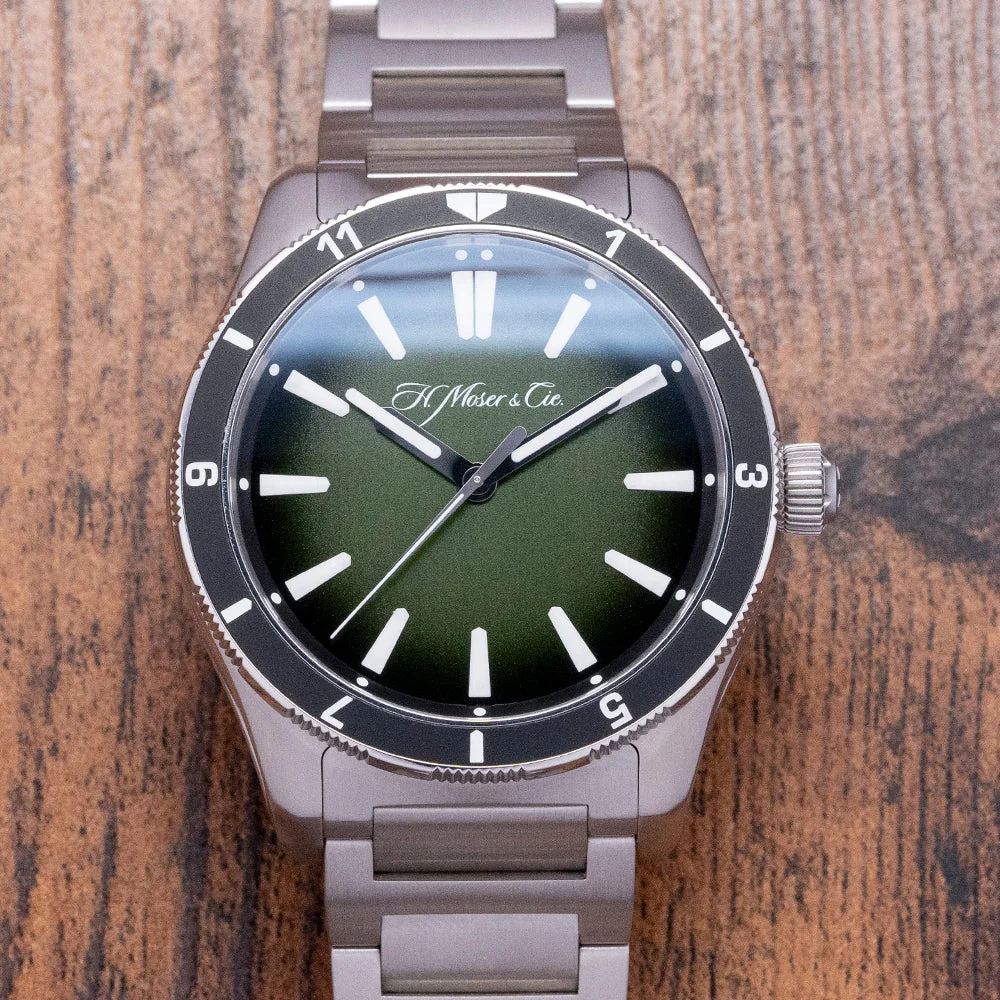 H. Moser & Cie. - Pioneer 3200-1210 43 mm kol saati