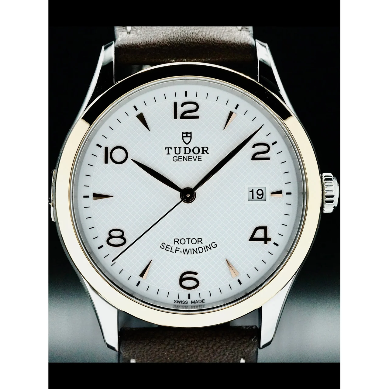 Tudor Steel Case Rose Gold Bezel 210000058478 39 mm kol saati