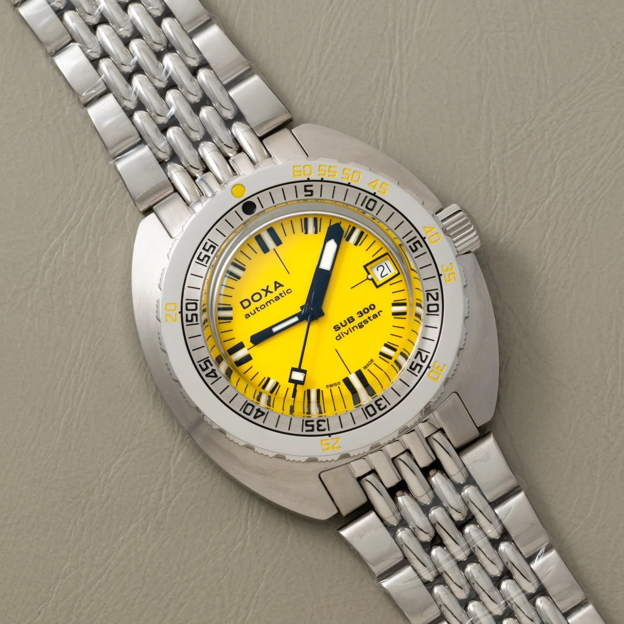 Doxa Sub 300 40992210 43 mm kol saati