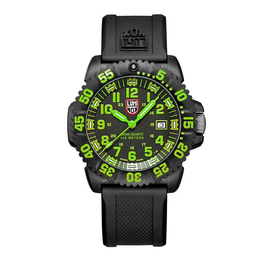 Luminox Navy Seal LM3067 44 mm kol saati