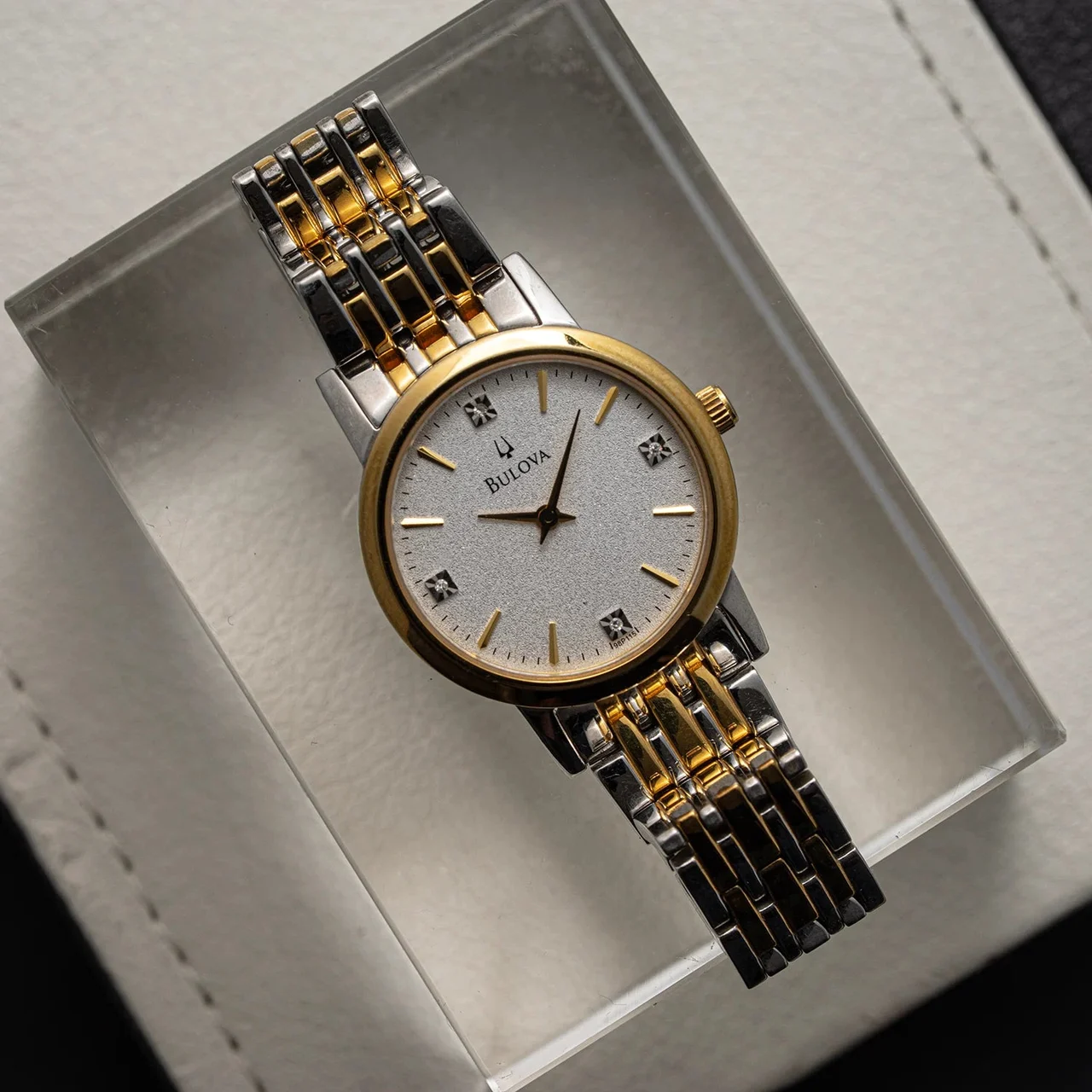 Bulova Ref. C935132, Women’s Quartz Watch, 1993 , Ref. C935132, Women’s Quartz Watch, 1993 34 mm kol saati