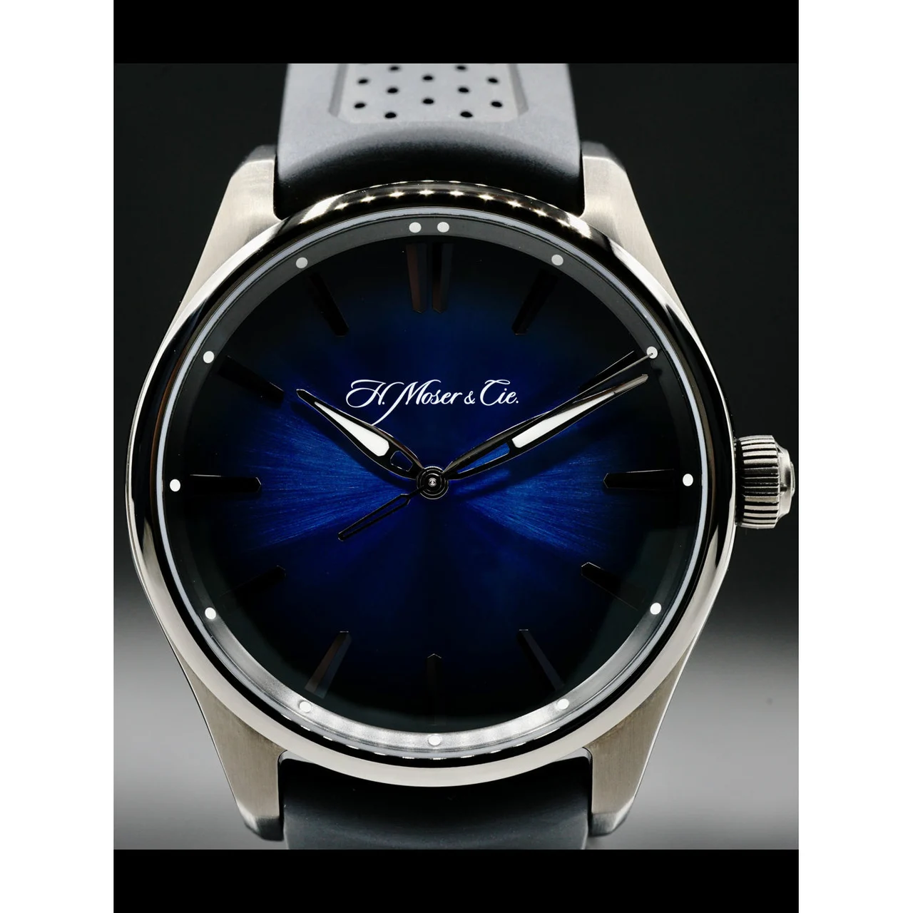 H. Moser & Cie. - Moser & Cie. Pioneer Centre Seconds Funky Blue Black Edition 3200-1205 210000050356 42.8 mm kol saati