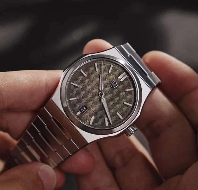 Watchdives WDC WDC0001 Premier Miyota 9015 Automatic Watch - Forest MOP Dial WDC0001-雕刻黑贝面