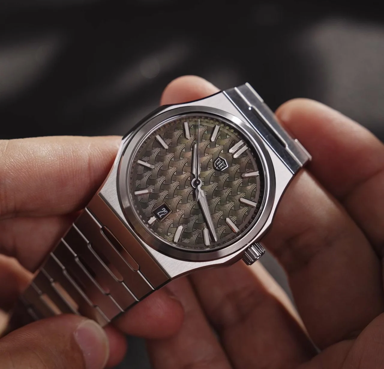 Watchdives WDC WDC0001 Premier Miyota 9015 Automatic Watch - Forest MOP Dial WDC0001-雕刻黑贝面-带日历9015机-透低-一体带 39 mm kol saati