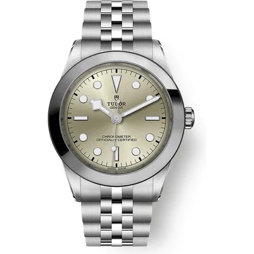 Tudor Black Bay One 39 M79660-0003 kol saati