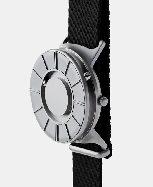 Eone Apex-n-black kol saati