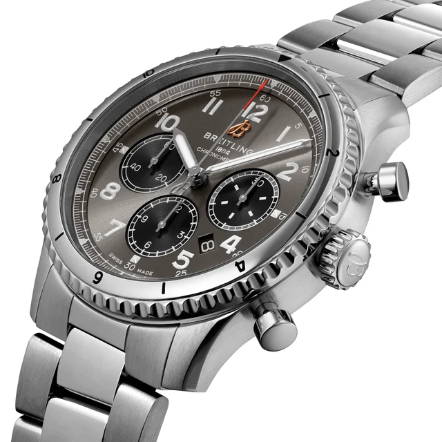 Breitling Aviator 8 B01 Chronograph 43 AB0119131B1A1 kol saati