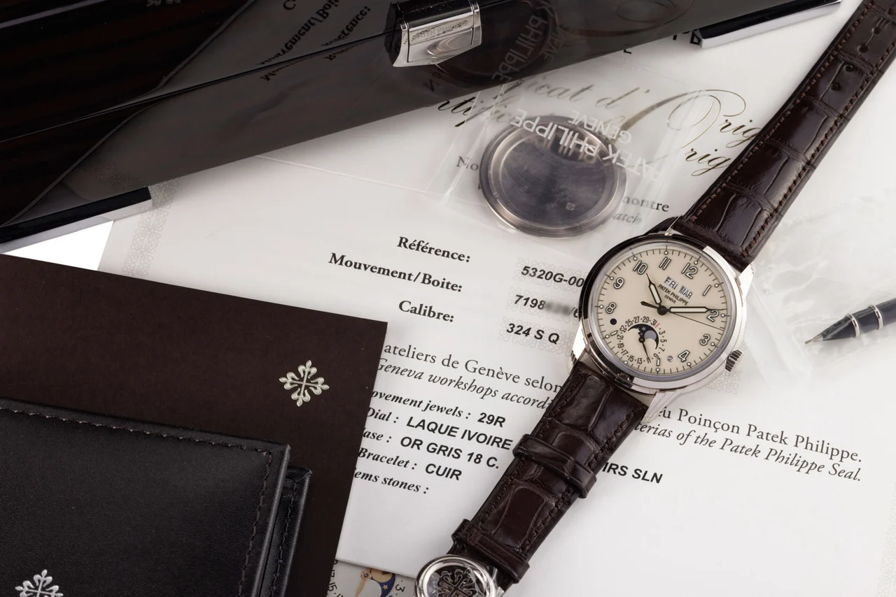 Patek Philippe Patek Philippe Complications 5320G-001 40 mm kol saati