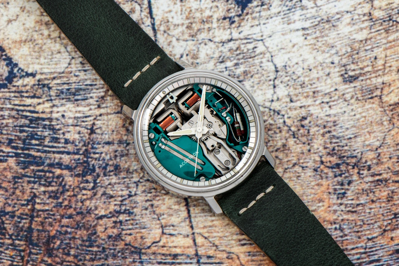 Bulova Accutron 40991027 35 mm kol saati