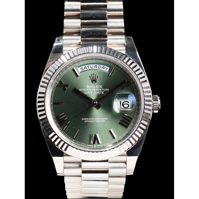 Rolex Oyster Perpetual Day Date Green Dial 210009N30562 kol saati
