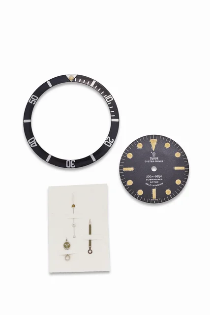 Tudor Dial TUDOR DIAL, REF. 7928 SUBMARINER WITH 3 HANDS & BEZEL INSERT kol saati