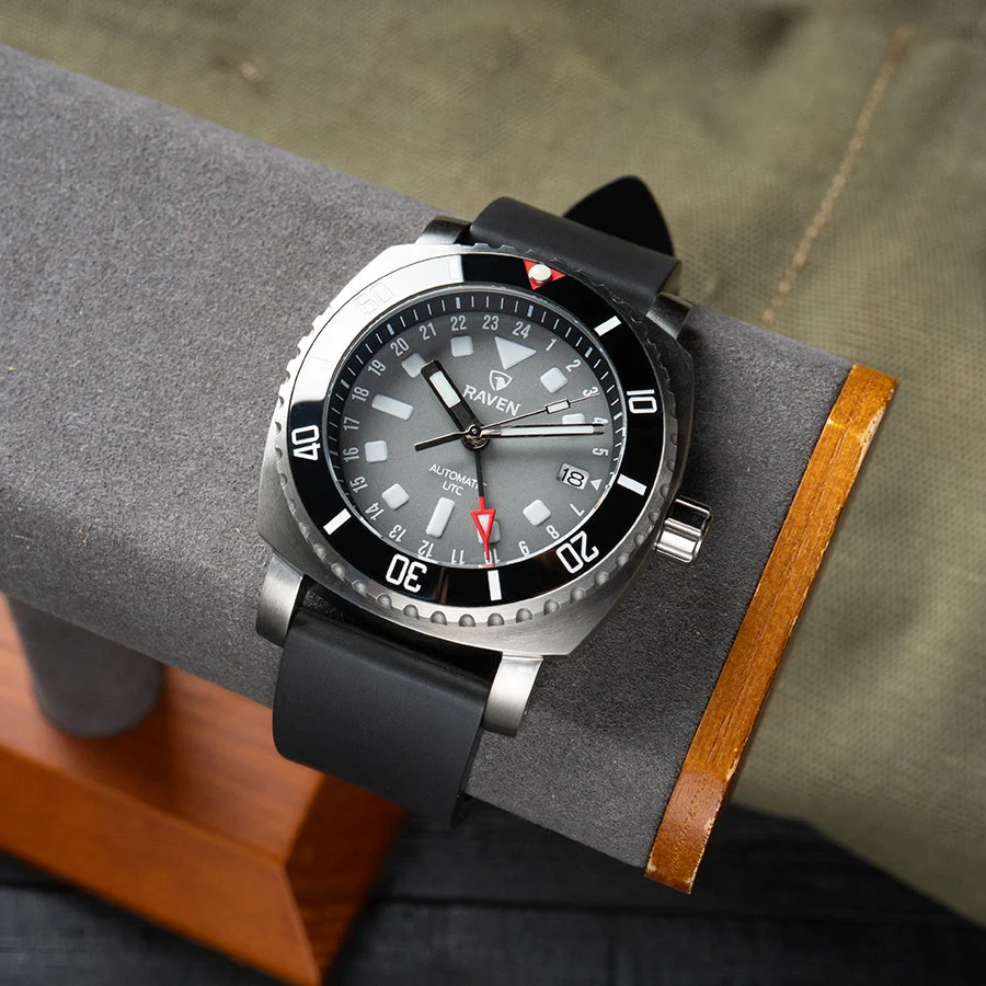 Raven Custom - 42mm GMT - Smoke 42 mm kol saati