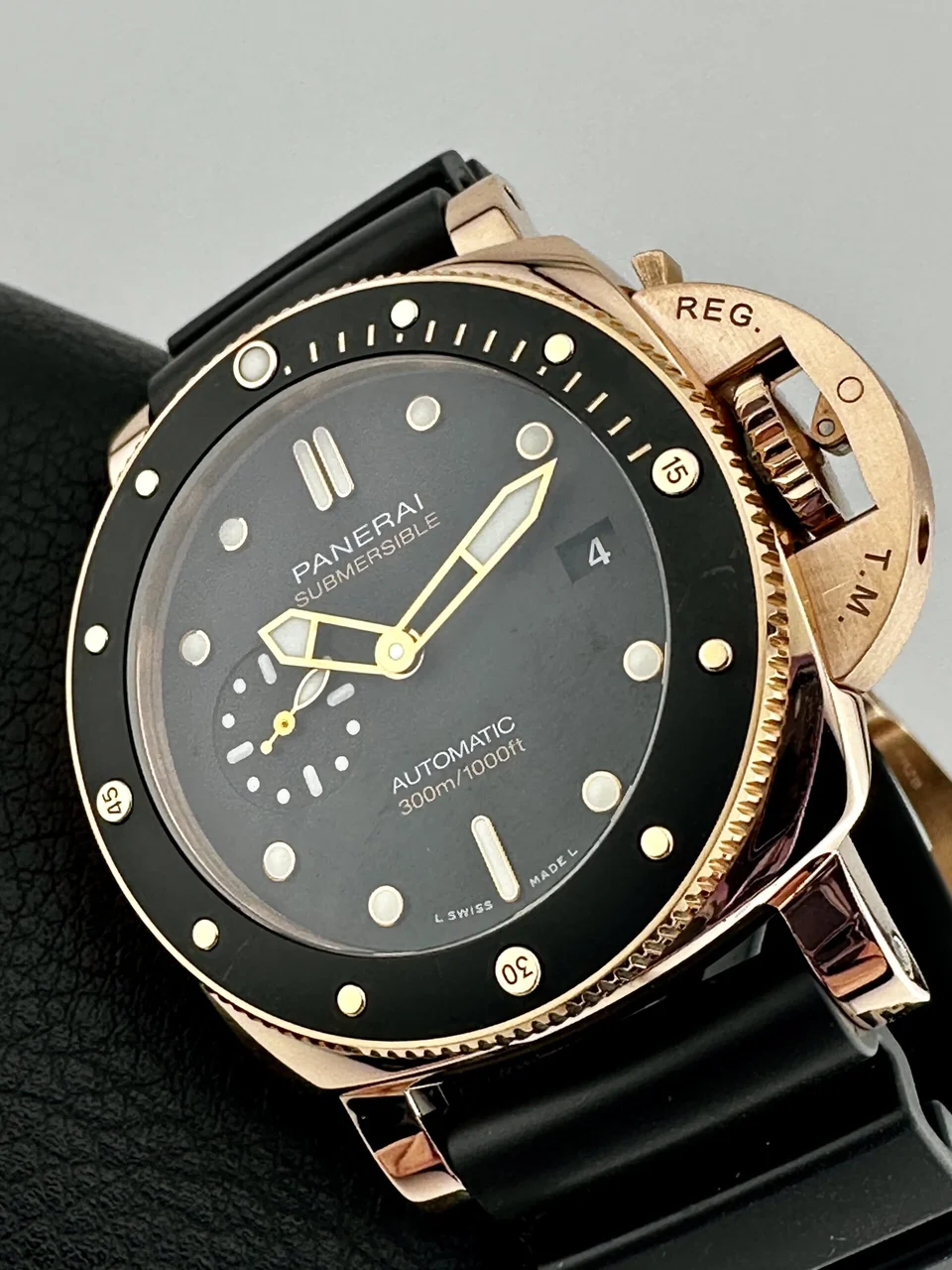 Panerai Luminor 306984704419 42 mm kol saati