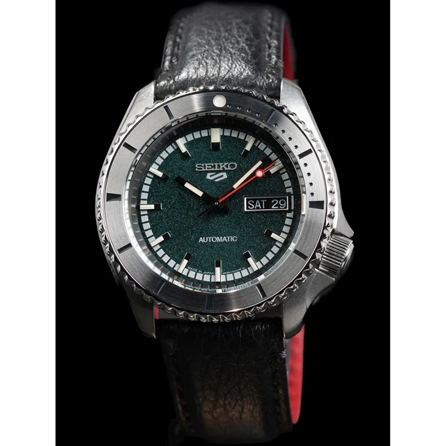 Seiko 5 Sports Seiko SRPJ91 5 Sports Masked Rider Limited Edition 210009N14639 kol saati
