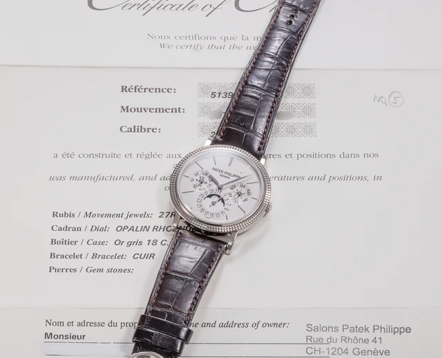 Patek Philippe Reference 5139G, PERPETUAL CALENDAR, 18K white gold kol saati