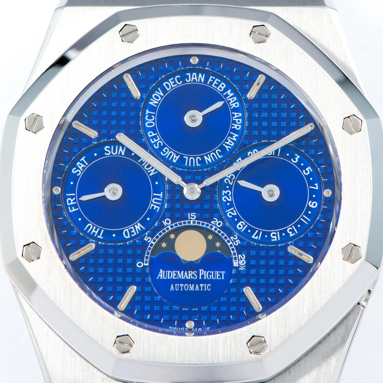 Audemars Piguet AUDEMARS PIGUET REF. 25654ST.00.09445T.06, ROYAL OAK PERPETUAL CALENDAR WITHOUT LEAP YEAR, PROBABLY UNIQUE ELECTRIC BLUE LAQUE DIAL WITH LONG INDEXES, STAINLESS STEEL kol saati