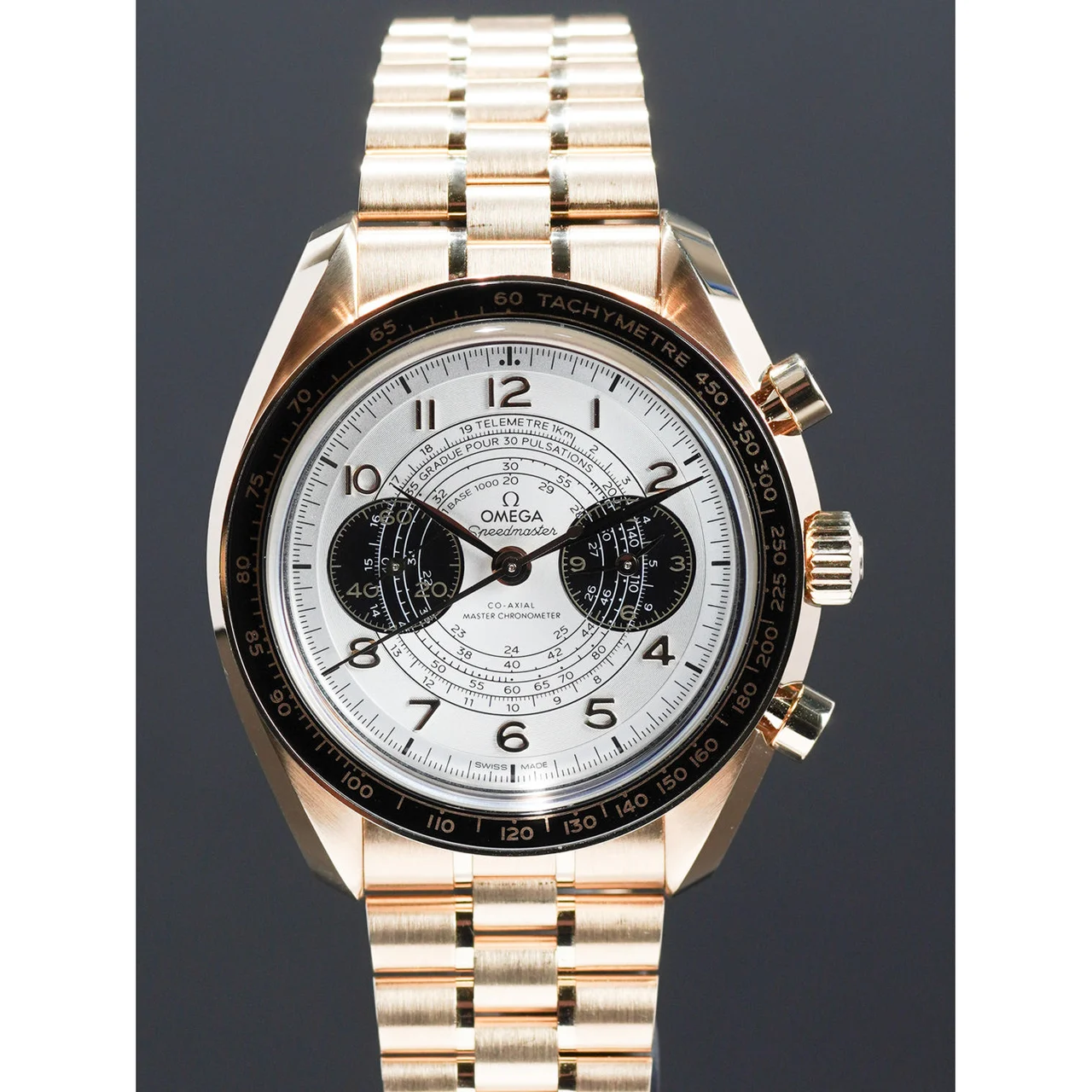 OMEGA Speedmaster Chronoscope Moonshine Gold Paris 2024 On Bracelet 210009N30297 43 mm kol saati