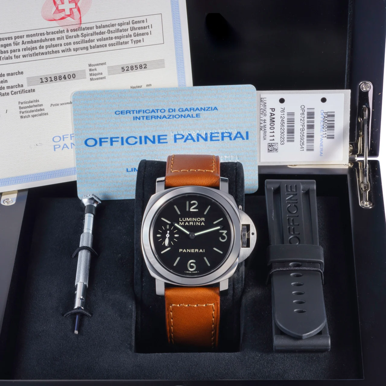 Panerai PANERAI REF. PAM00111 LUMINOR MARINA, STEEL,LIMITED IMITED EDITION OF 3000 PIECES 44 mm kol saati
