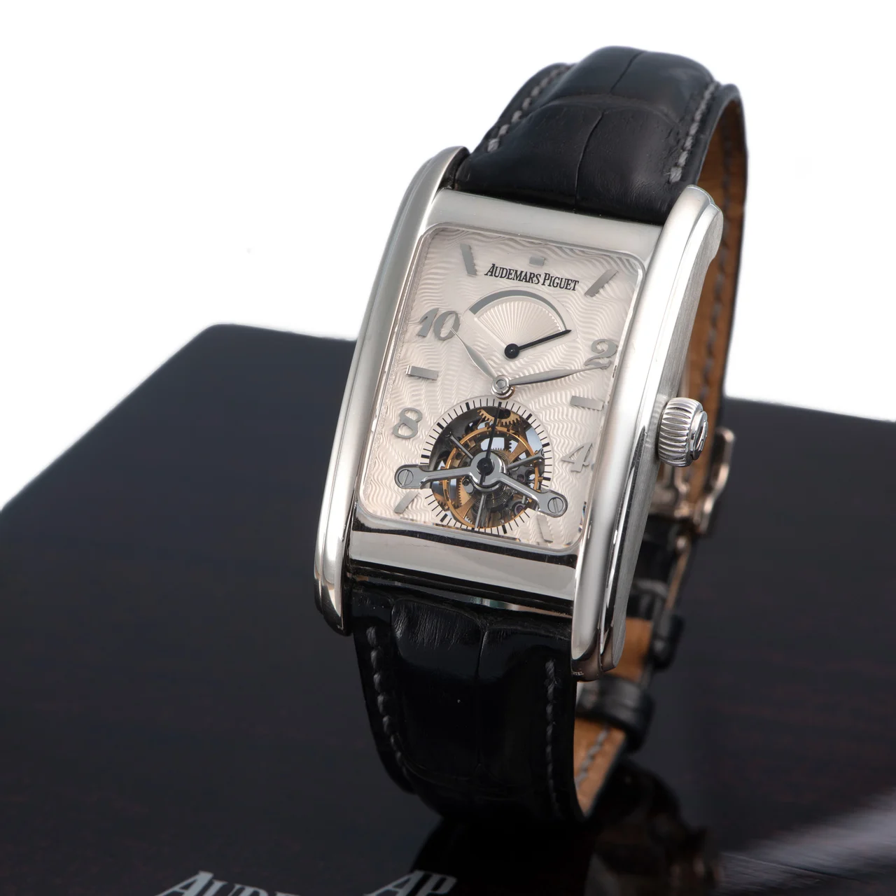 Audemars Piguet Switzerland 26009BC kol saati