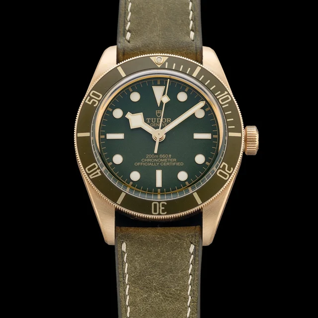 Tudor Yellow Gold Black Bay 79018V 210009N36015 kol saati